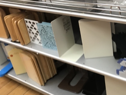 100均で売っているブックスタンド