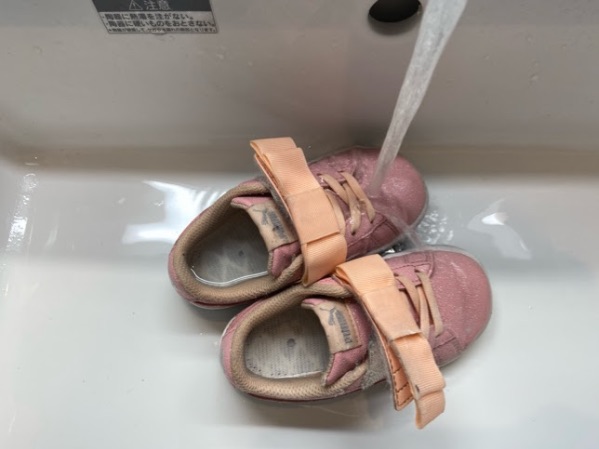 子供の靴の汚れ落としの手順4