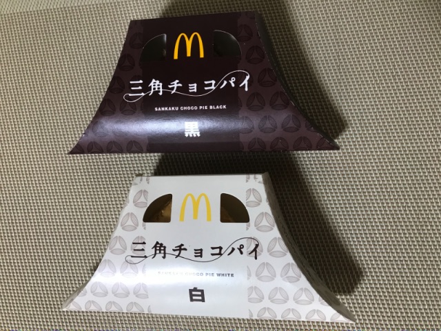 マック三角チョコパイのパッケージ
